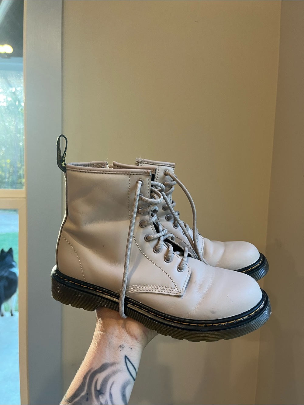 Dr. Martens Boots ladies 5 men's 4